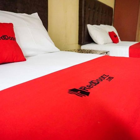 Reddoorz Resort @ タワンマング エクステリア 写真
