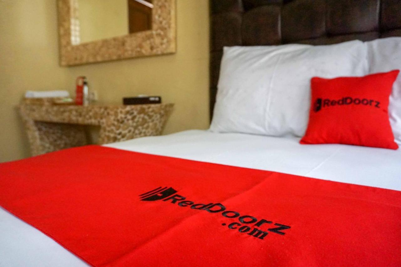 Reddoorz Resort @ タワンマング エクステリア 写真